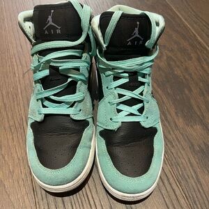 Nike Air Jordan 1 Mid GG
Used good condition